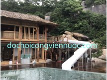 máng trượt hồ bơi